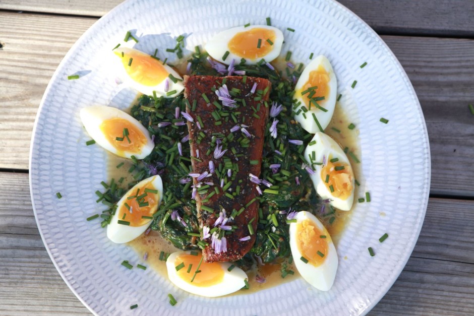 07.Varmrokt lax med varm spenatsallad